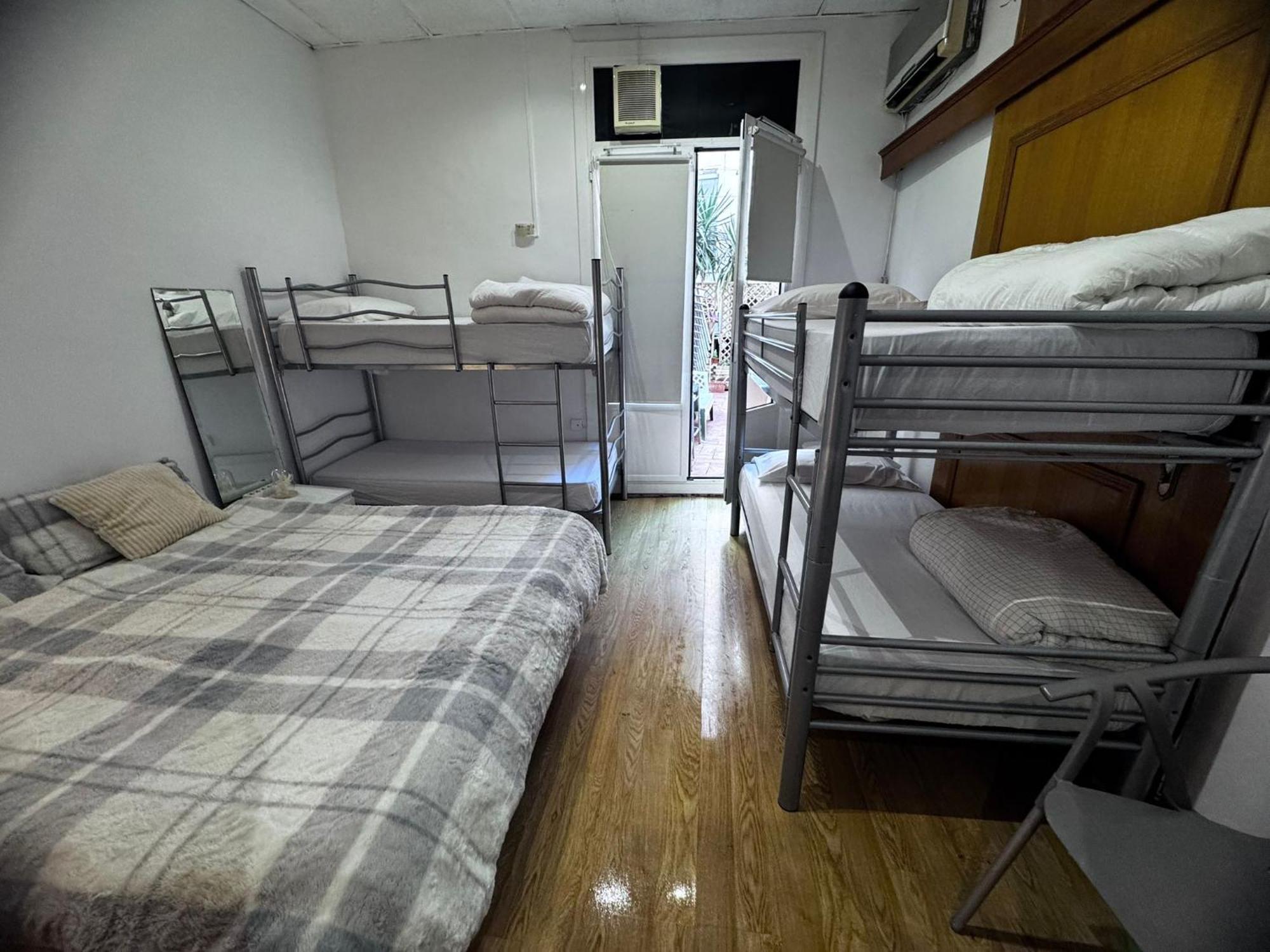 Habitacion Para Grupos Y Familias Hasta 8 Barcelona Eksteriør billede